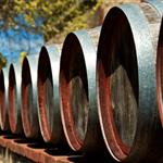 Τα κρασιά της Καλιφόρνια αντιτίθενται στις εισαγωγές χύμα κρασιού, με νόμο που προβλέπει 100% προέλευσης ΗΠΑ για τα "Αμερικανικά Κρασιά"