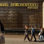 Greenpeace - Δεν έχουμε τελειώσει: Οι ευρωβουλευτές εκφράζουν δυσαρέσκεια για τη συμφωνία ΕΕ-Mercosur, αλλά η Von der Leyen προχωρά στην υπογραφή