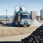 Η Volvo παρουσιάζει νέα ηλεκτρικά φορτηγά με αυτονομία έως και 700 χλμ.