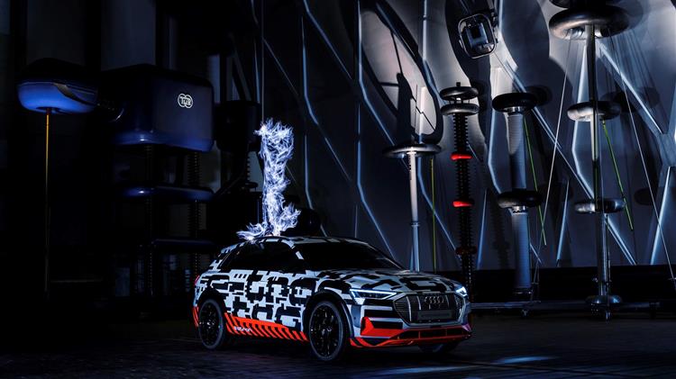 Το Audi e-tron σε ένα εντυπωσιακό πείραμα