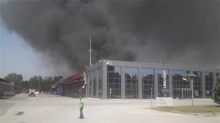 Μεγάλη φωτιά ξέσπασε στο εργοστάσιο μπαταριών της Sunlight 