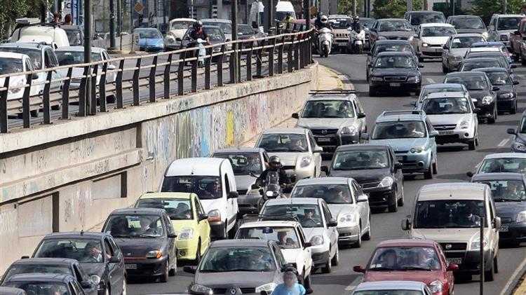 Βαριές «καμπάνες» ΑΑΔΕ για πολυτελή αυτοκίνητα με πινακίδες Βουλγαρίας