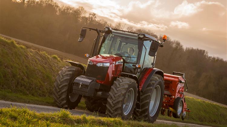 Το κιβώτιο Dyna-4 προσφέρεται τώρα και στα τετρακύλινδρα τρακτέρ της σειράς MF 5700 Global Series της Massey Ferguson 