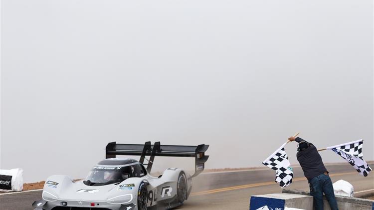 Η Volkswagen έγραψε ιστορία με το I.D. R Pikes Peak – ρεκόρ όλων των εποχών