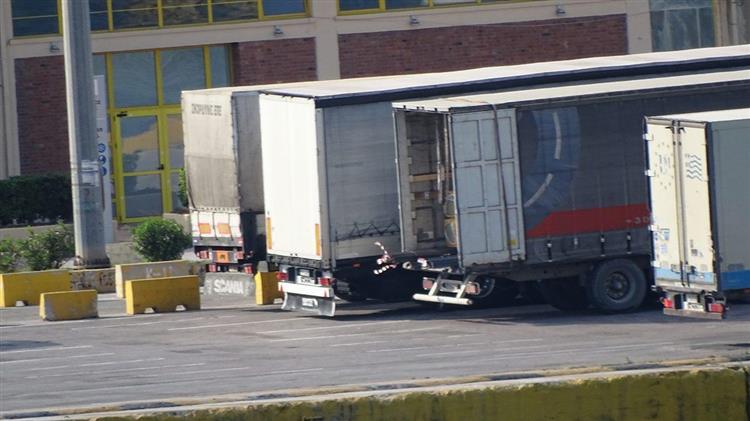 Η Αίγυπτος συμφώνησε για άμεσες μηνιαίες προμήθειες σιταριού