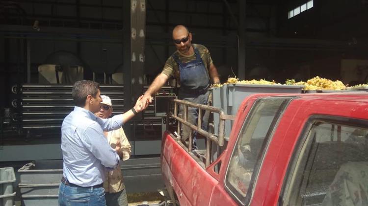 Συνάντηση Αυγενάκη  με αμπελουργούς για τις πρόσφατες καταστροφές