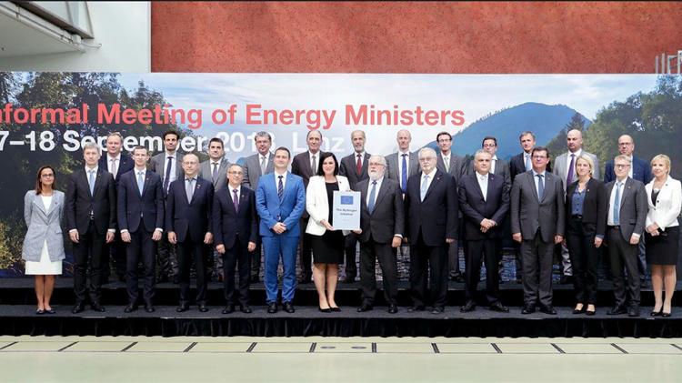 Ο Γ. Σταθάκης υπέγραψε τη διακήρυξη επί της «Πρωτοβουλίας για το Υδρογόνο»