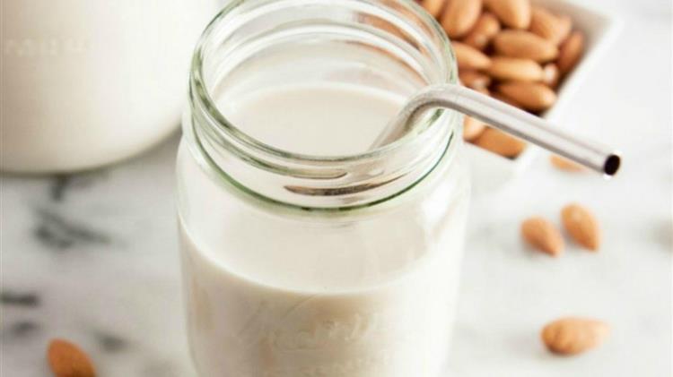 Το γάλα αμυγδάλου αποτελεί μια καλή εναλλακτική λύση ροφήματος