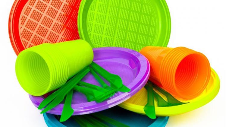 ΟΗΕ: Συμφωνία για «σημαντική» μείωση των πλαστικών μιας χρήσης