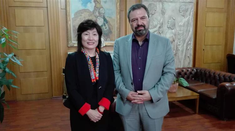 Συνάντηση Στ. Αραχωβίτη  με την πρέσβειρα της Κίνας