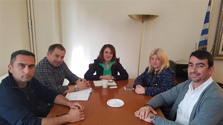 Συνάντηση με την Γ. Γεννιά, τον πρόεδρο και  εκπροσώπους του Αγροτικού Ανθοπαραγωγικού Συνεταιρισμού Αθηνών 