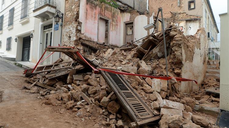 Γ. Δημαράς: για τα εγκαταλελειμμένα και υπό κατάρρευση κτίρια