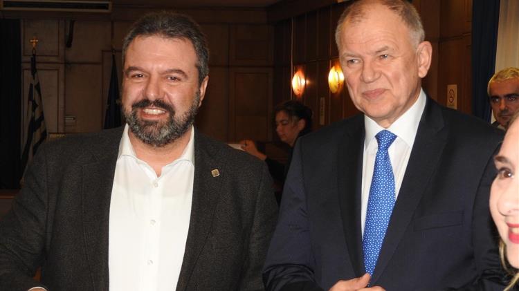 Σειρά ζητημάτων επιλύθηκε στη συνάντηση  Αραχωβίτη-Andriukaitis