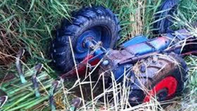 Καταπλακώθηκε από τρακτέρ