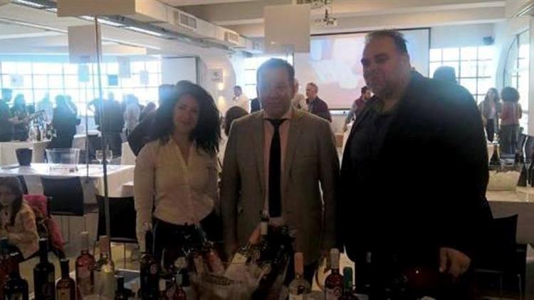 Ο Β. Κόκκαλης  στην 1η Έκθεση του Συνδέσμου Μικρών Οινοποιών Ελλάδας