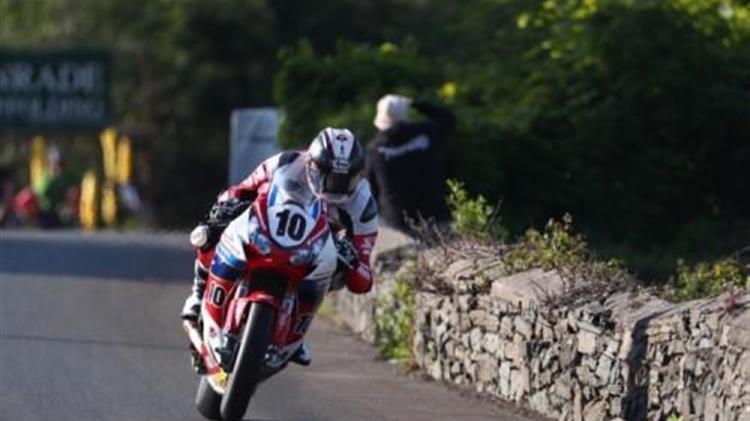 Η Dunlop παρουσιάζει ένα νέο slick ελαστικό στο Isle of Man T