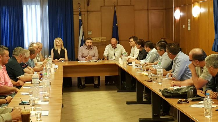Σύσκεψη για τα προβλήματα στη φετινή αγορά επιτραπέζιου ροδάκινου