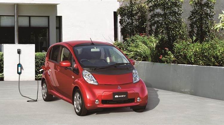 Η Mitsubishi Motors γιορτάζει μία δεκαετία με i-MiEV - πρωτοποριακά, ηλεκτρικά οχήματα μαζικής παραγωγής 