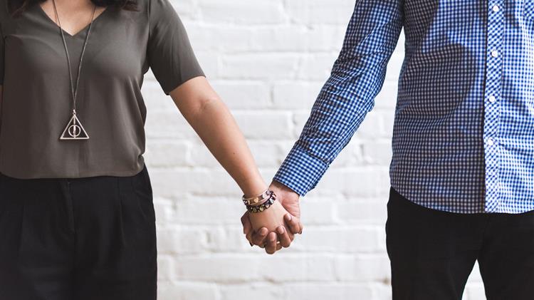 Πρόγραμμα της ΕΤΕπ ύψους 500 εκατ. ευρώ για επενδύσεις που στηρίζουν νέους και γυναίκες