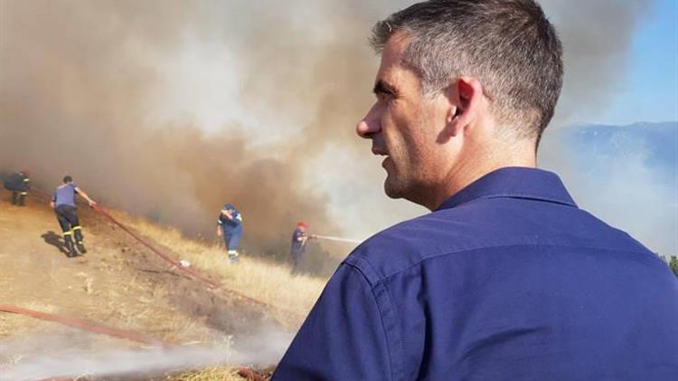  Στη φωτιά που ξέσπασε στην Φθιώτιδα ο Κώστας Μπακογιάννης