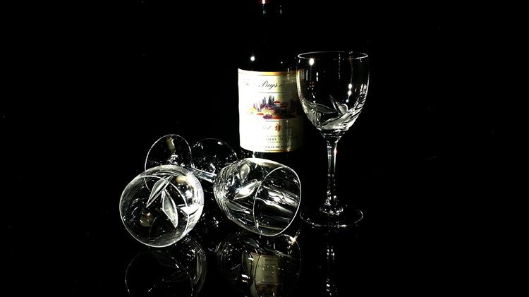 Πραγματοποίηση απειλών: Η Κίνα επιβάλλει δασμούς έως και 212% στα αυστραλιανά κρασιά