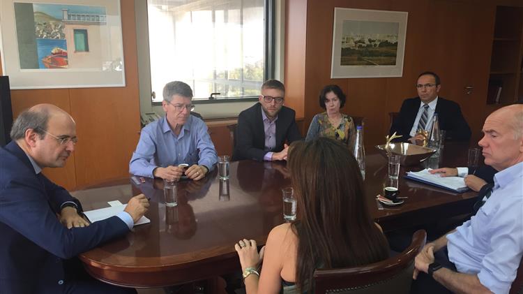 Συνάντηση Κ. Χατζηδάκη με τον oικονομολόγο Jeffrey Sachs