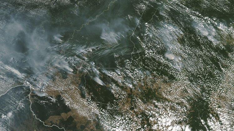 Τεράστια οικολογική καταστροφή στον Αμαζόνιο: Οι καπνοί «σβήνουν» τον ήλιο