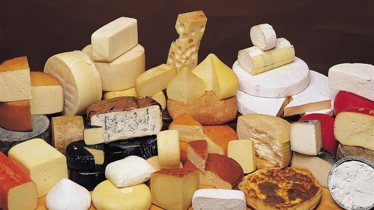 Γάλλοι οινοπαραγωγοί και τυροκόμοι ζητούν βοήθεια από την Ε.Ε