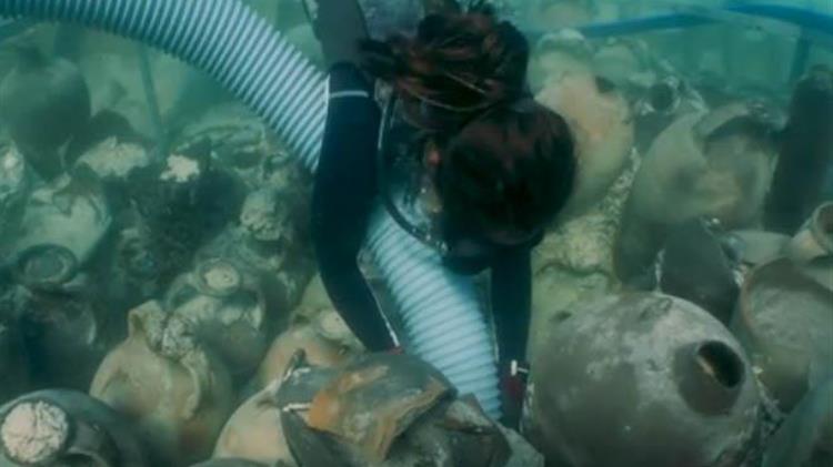 Ναυάγιο 1800 ετών ανακαλύφθηκε γεμάτο με άριστα διατηρημένα κρασιά, ελαιόλαδο