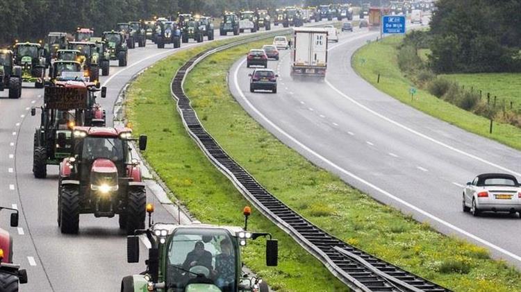 Οι αγρότες κλείνουν τους δρόμους οργισμένοι για τους περιβαλλοντικούς κανονισμούς