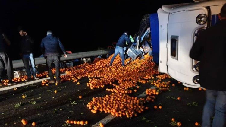 Γέμισε πορτοκάλια ο αυτοκινητόδρομος Σπάρτης – Λεύκτρου