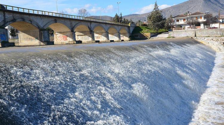 Κυρώσεις για τη μόλυνση του Τιταρήσιου ποταμού