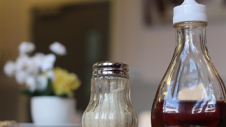 Ανάμιξη ξυδιού από αλκοόλη με ξύδια