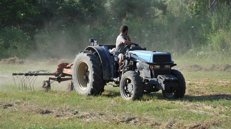 Αραχωβίτης:Έλεγχο των συνεταιρισμών και χέρι στην ακίνητη περιουσία τους