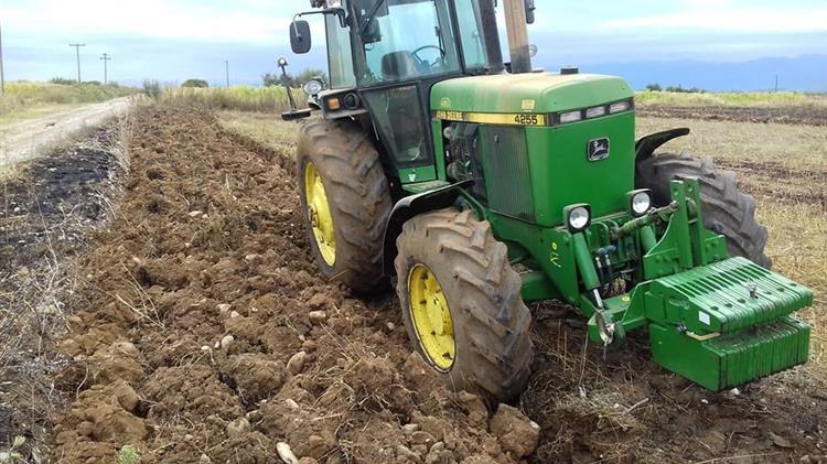 Λάρισα: Τρακτέρ καταπλάκωσε αγρότη