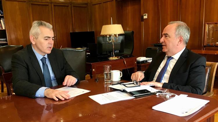 Χαρακόπουλος: "Χύμα τσίπουρο και όχι απόσταγμα διήμερων παραγωγών!"