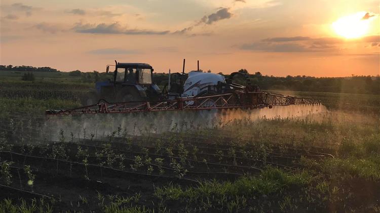 Κομισιόν: Αυστηροποίηση των όρων χρήσης φυτοφαρμάκων έκτακτης ανάγκης