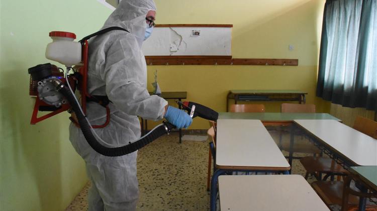 Κλείνουν όλα τα σχολεία της χώρας