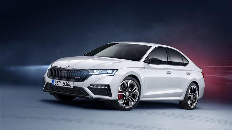 SKODA OCTAVIA RS iV: sport και plug-in υβριδική