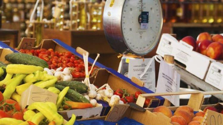 Κορωνοϊός: Συσκευές θερμομέτρησης στις λαϊκές αγορές - Γιατροί ξεκινούν προληπτικούς ελέγχους