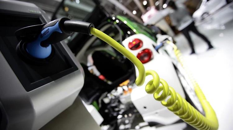 Κομισιόν: Νέοι κανόνες για τα πράσινα αυτοκίνητα