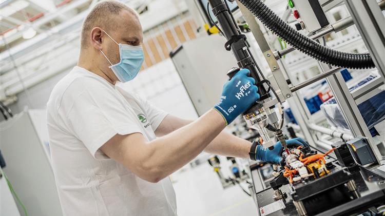 Επανέναρξη παραγωγής μπαταριών υψηλής τάσης στη SKODA AUTO 