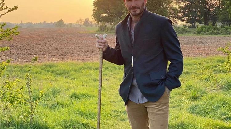 O άλλος Ντέιβιντ Μπέκαμ: Λανσάρει το λουκ του γοητευτικού αγρότη με μαγκούρα