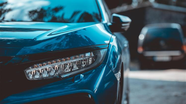 Απαγόρευση πώλησης νέων οχημάτων βενζίνης και ντίζελ στην ΕΕ από το 2035