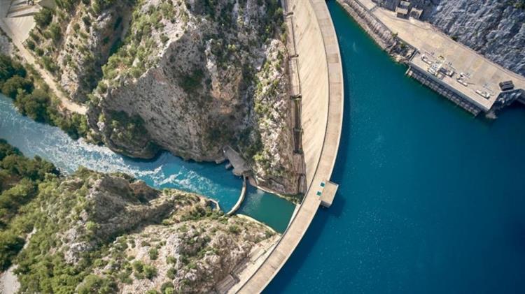 Σταϊκούρας: Kατασκευάζονται ή δρομολογούνται 32 φράγματα