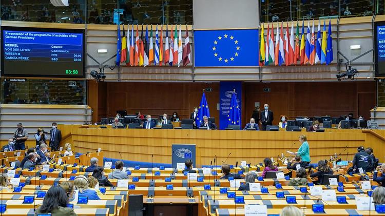 Συνεχίζονται οι διαμβουλεύσεις των ηγετών της ΕΕ