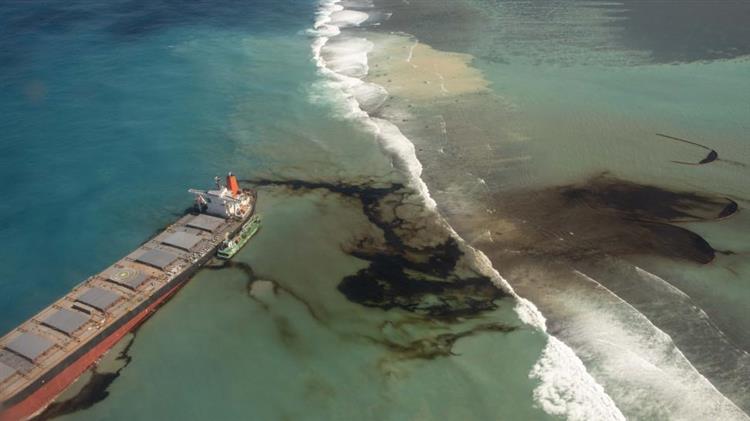 Οι επιστήμονες φοβούνται τη διαρκή επίδραση από την πετρελαιοκηλίδα του Μαυρίκιου