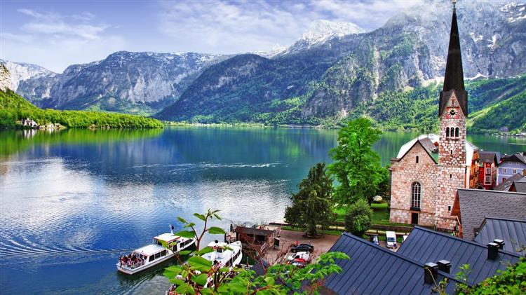 Άλπεις: Οι αγελάδες επιτίθενται στους τουρίστες