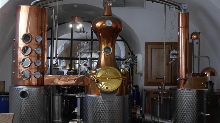 Αποστακτήρια Καλλικούνη: Καινοτομία και εξαγωγές σε όλο τον κόσμο