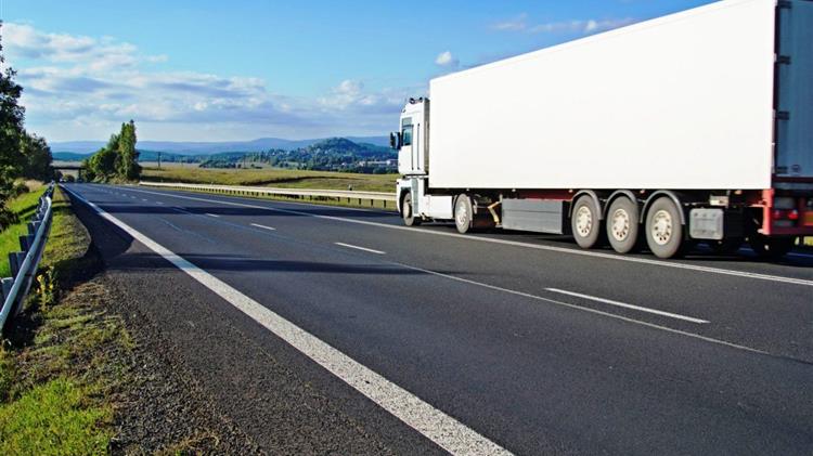 Φρένο στα υπέρβαρα φορτηγά βάζει η πρώτη γεφυροπλάστιγγα που τέθηκε σε λειτουργία στα διόδια των Ν.Μαλγάρων